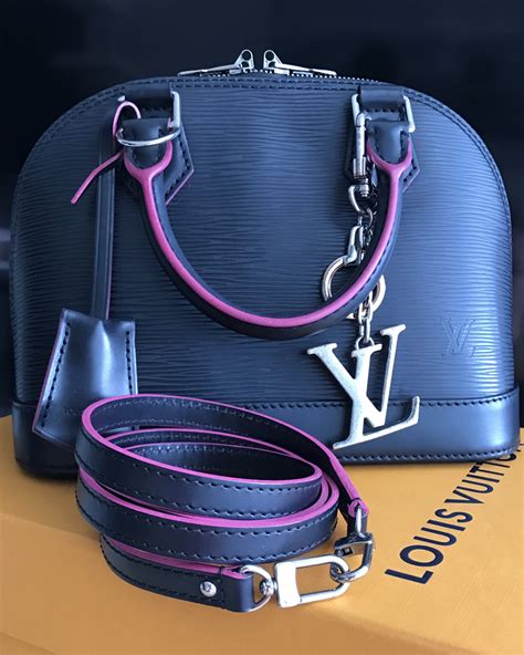 Louis Vuitton epi bag